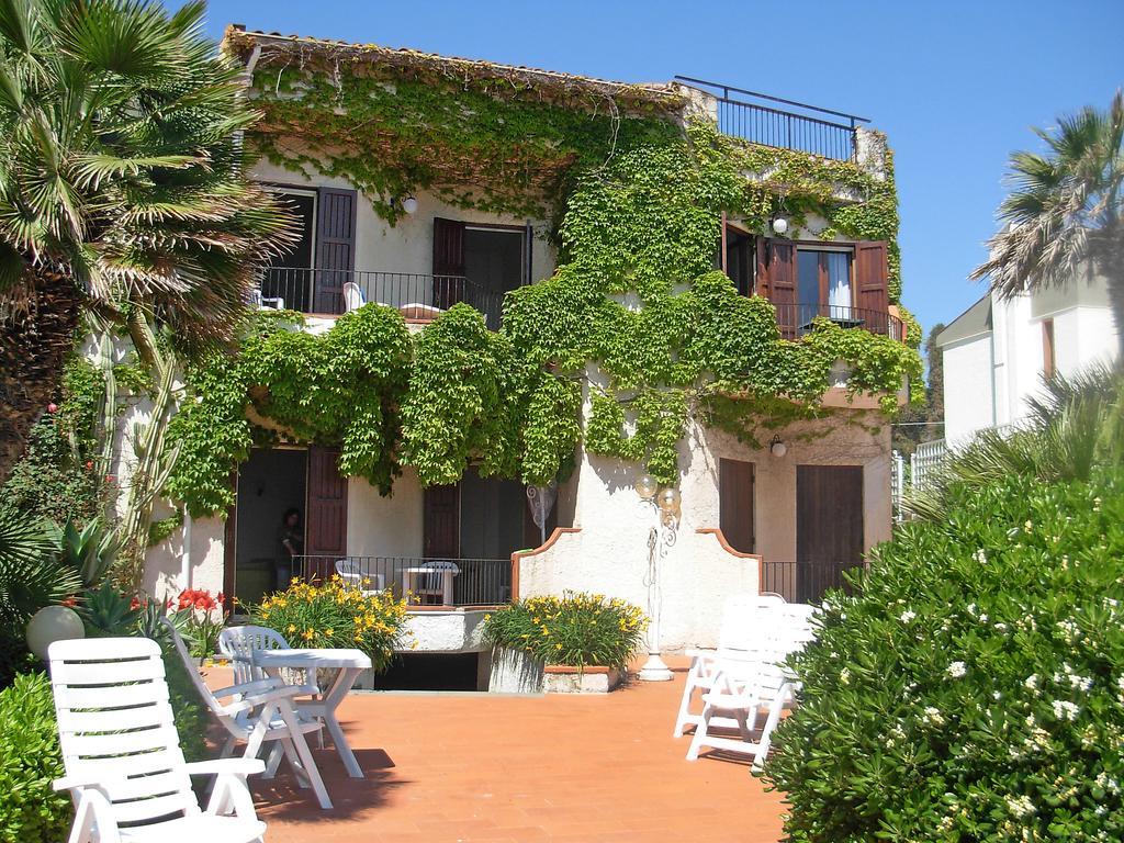 Locazione Turistica Anita Giardini-Naxos Exterior foto